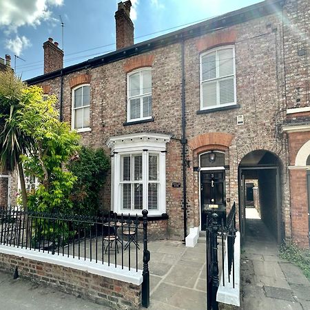 Gillygate Rest Apartment York Bagian luar foto