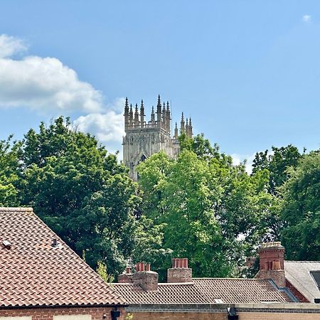 Gillygate Rest Apartment York Bagian luar foto